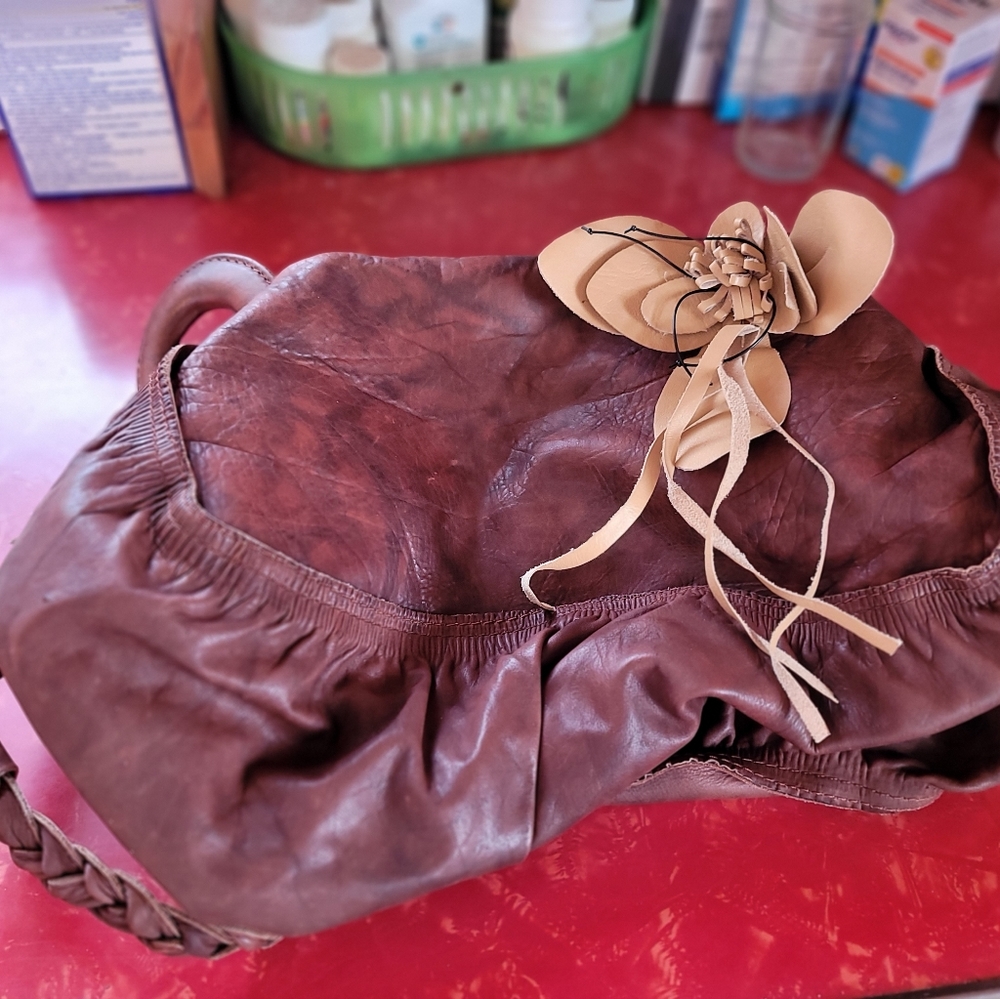 Newport News Leather Brown Handbag W/Leather Flower - Picture 2 of 2